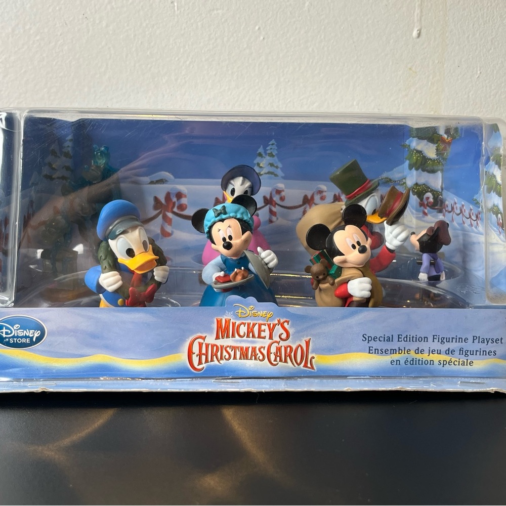 Disney Mickey's Christmas Carol Blue and Red Set